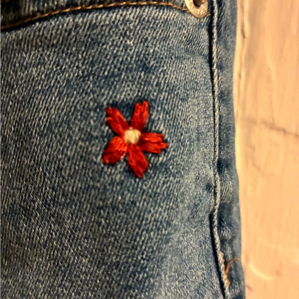 Flower Embroidered Blue Jeans GAP - Picture 4 of 6